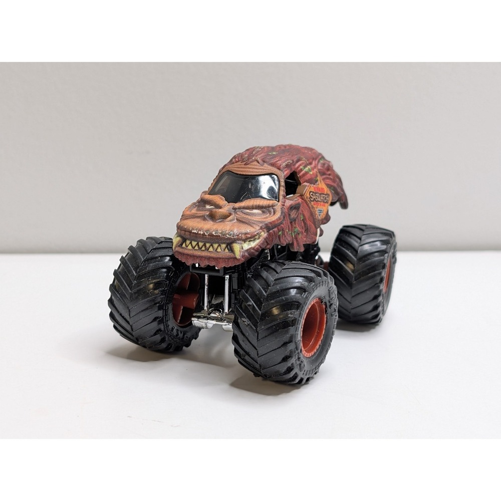 Spin Master Monster Jam - Sasquatch - Monster Truck 1:64 Scale used